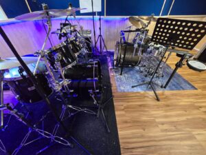 2 drum sets facing each other